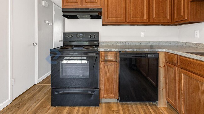 Building Photo - Unit APT B