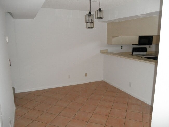 Building Photo - Somerset