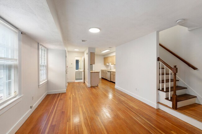 Building Photo - 71 Benefit St