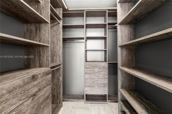 Building Photo - 1100 Biscayne Blvd