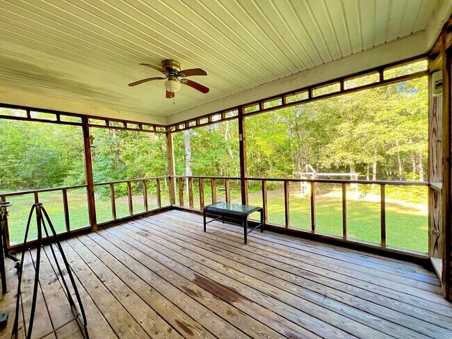 Building Photo - Life Just Got Better.-MONTH TO MONTH LEASE...