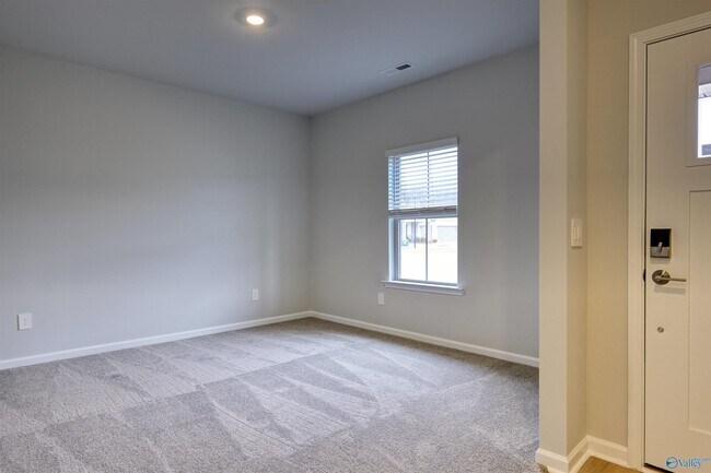 Building Photo - 12392 Whitcomb Cir