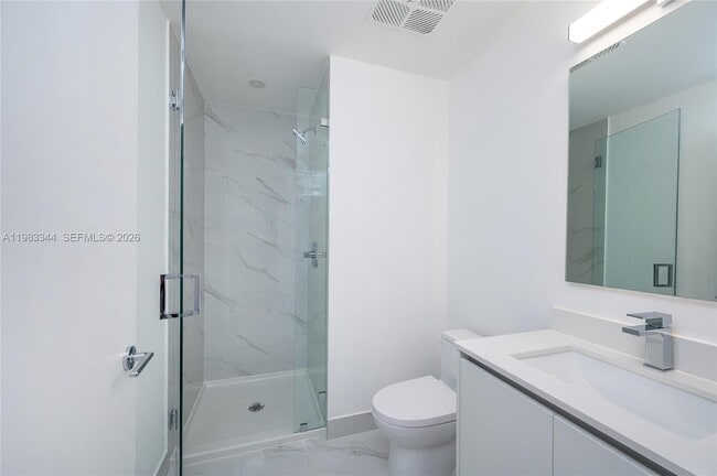 Building Photo - 700 NE 24th St