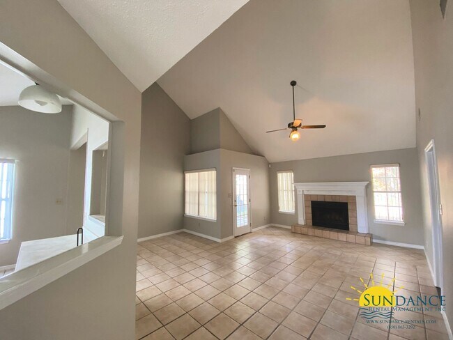 Building Photo - Beautiful 3 Bedroom Home in Willow Bend