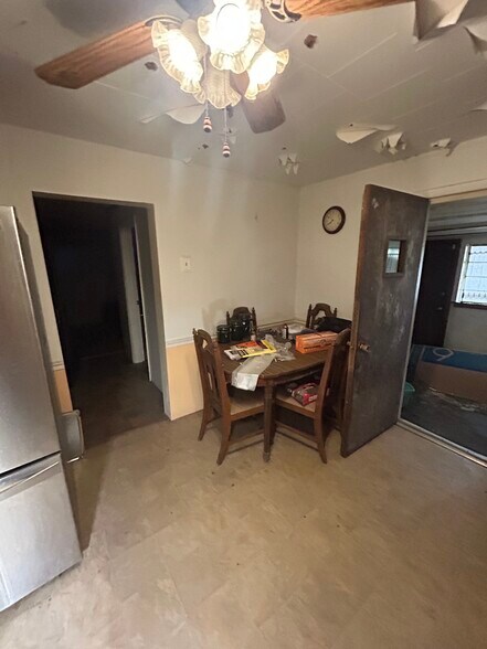 Building Photo - 61 S 49th St