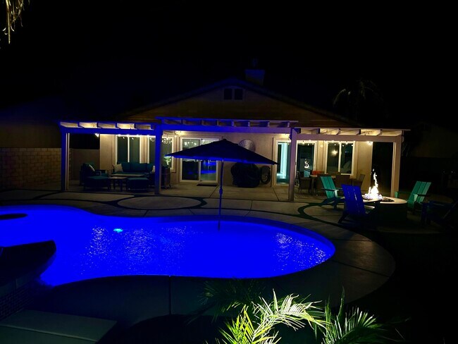 Building Photo - 49771 Lincoln Dr