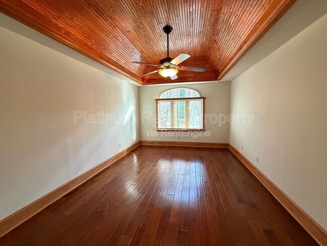 Building Photo - 835 Timber Lake Trail