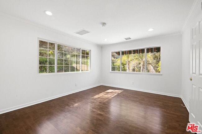 Building Photo - 2461 Jupiter Dr