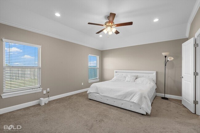 Building Photo - 4008 False River Dr