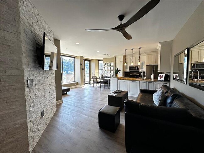 Building Photo - 151 Fort Pitt Blvd