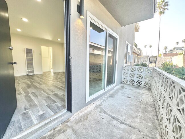 Building Photo - 1508 S Orange Dr
