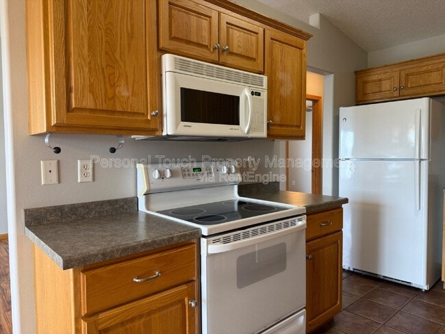 Building Photo - 1143 39th Ave S