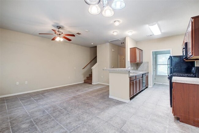 Building Photo - 1217 Delano St