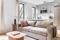 Building Photo - 227 S 4th St