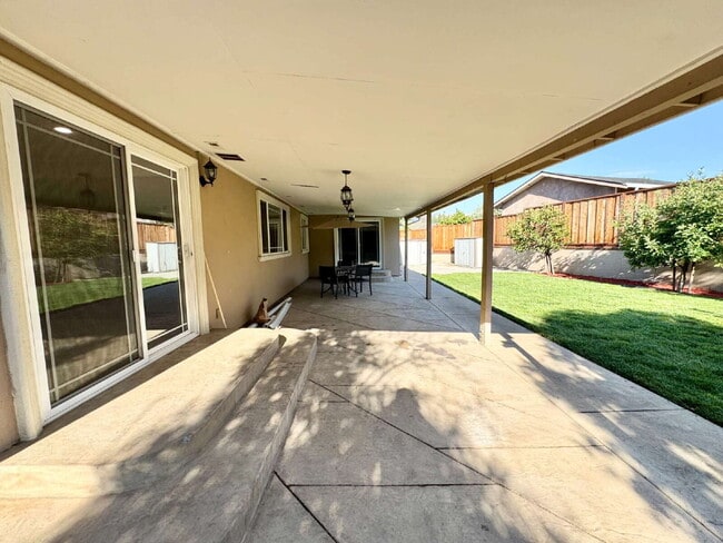 Building Photo - Large Home with Solar & Community Pool