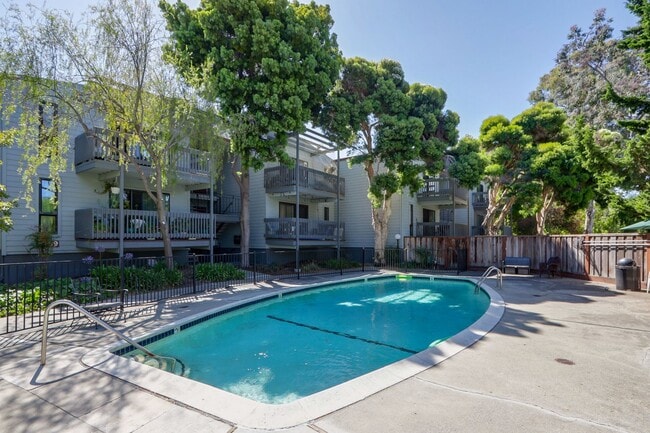 Building Photo - 1BR/1BA Pet-Friendly Top-Floor Condo with Bonus Room & Resort-Style Amenities | San Mateo | YouTu...