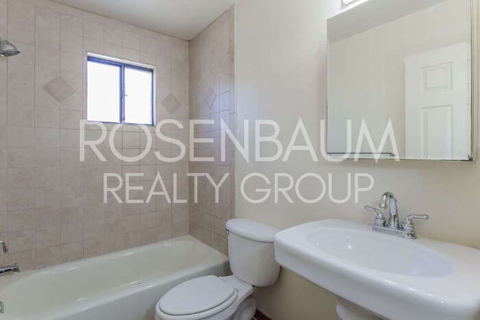 Building Photo - 455 W Kelso St