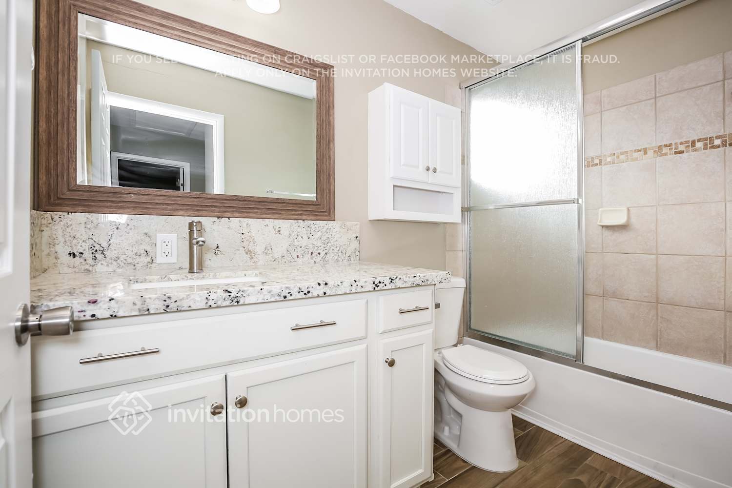 Building Photo - 490 Chelsea Dr