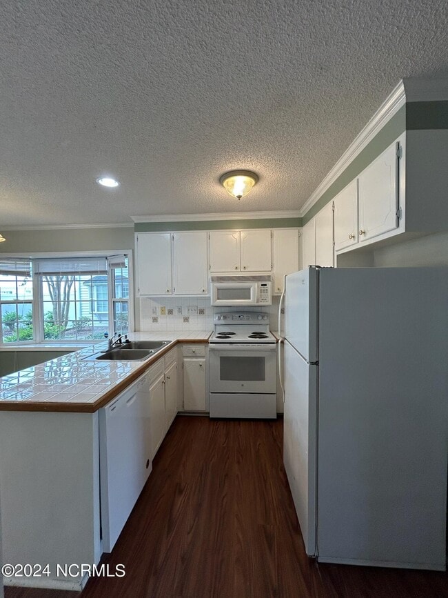 Building Photo - 3827 Sterling Pointe Dr