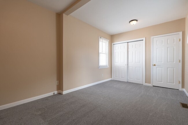 Building Photo - BEAUTIFUL 3 Bedroom Home in Little Creek!