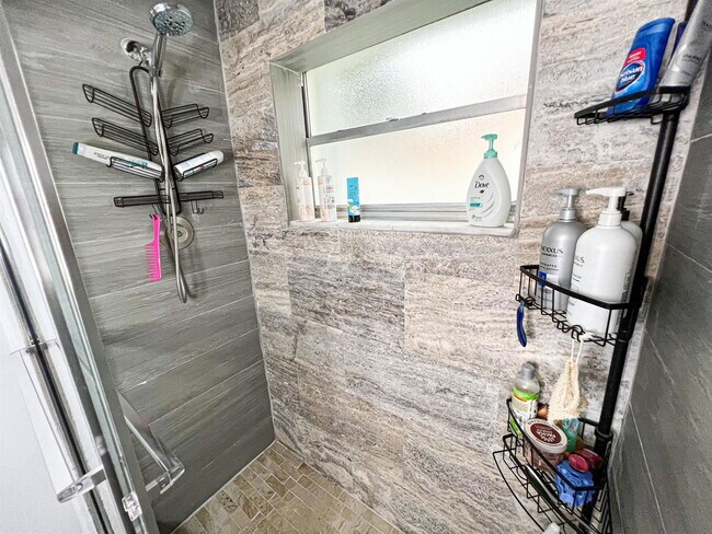 Building Photo - 8912 SW 6th St