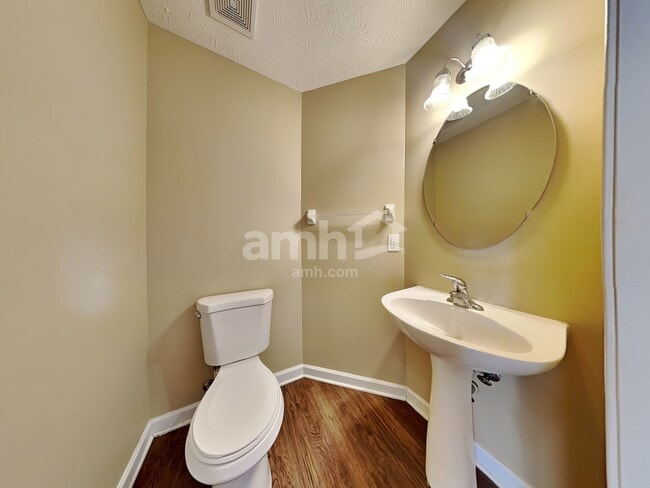 Building Photo - 233 Bannock Dr