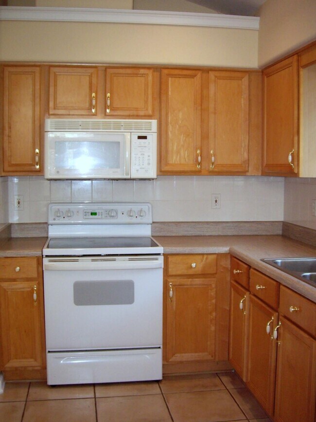 Building Photo - 1043 Winter Ln