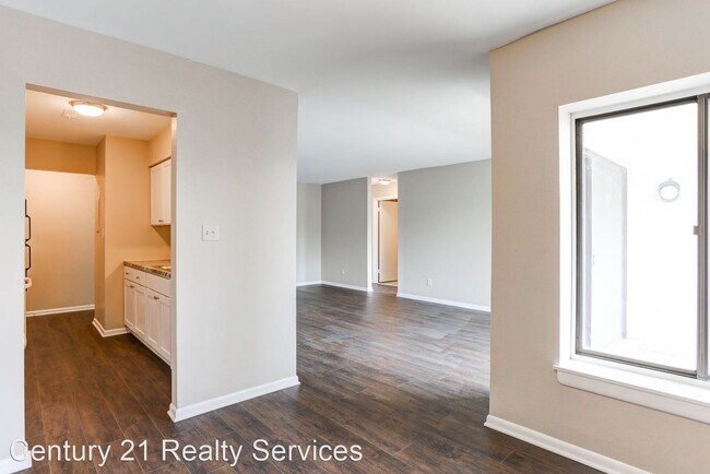 Building Photo - 1 br, 1 bath House - 811 Brian Dr. Unit 304