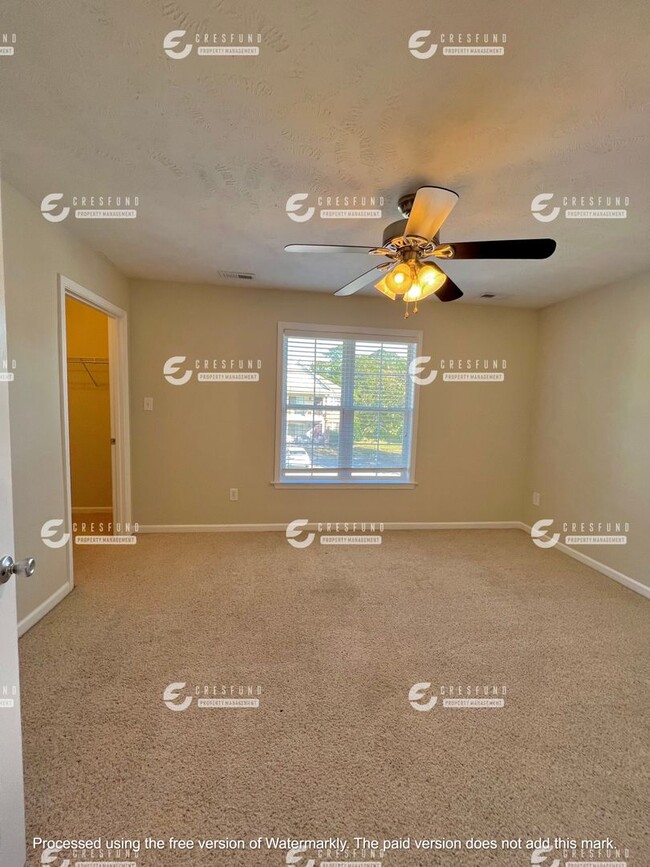 Building Photo - Freshly Painted 2 Bed 2 Bath Condo