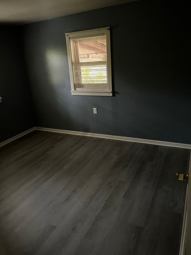 Building Photo - 2863 Licking Rd