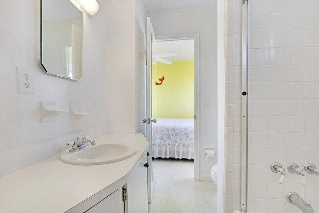 Building Photo - 1501 NE Ocean Blvd