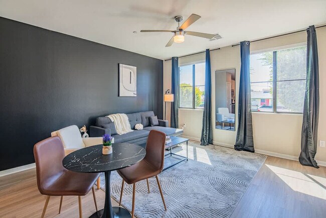 Building Photo - 730 E Marlette Ave