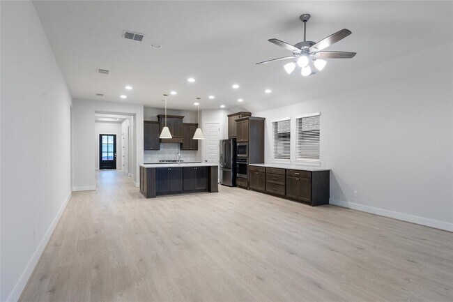 Building Photo - 626 Bay Breeze Dr