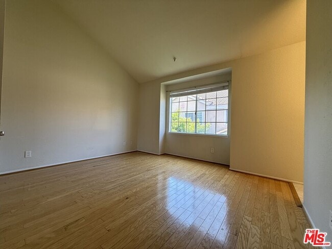 Building Photo - 13975 Lemoli Ave
