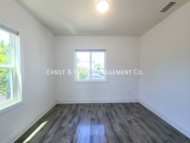 Building Photo - 12 53rd St