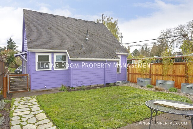 Building Photo - 4451 SE 29th Ave