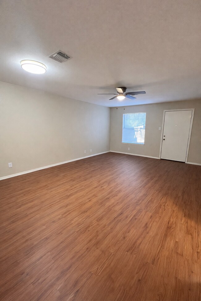 Building Photo - Beautifully Renovated 2 Bedroom Condo in Universal City