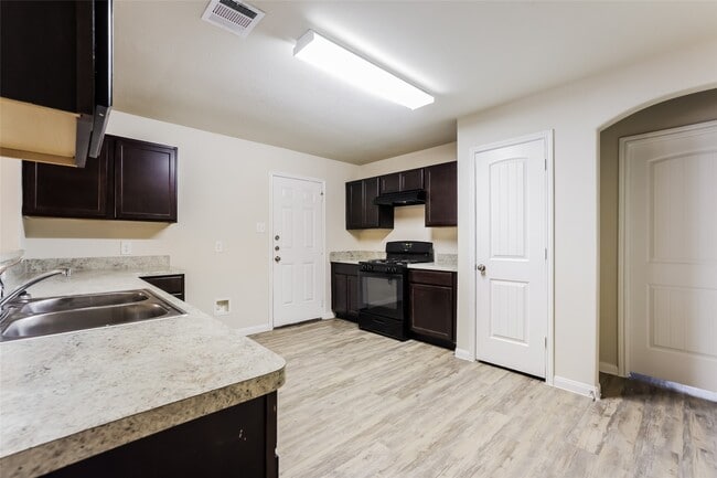 Building Photo - 13119 Italian Cypress Trail