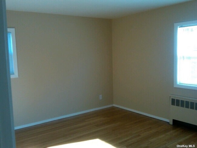 Building Photo - 6 Brook Path