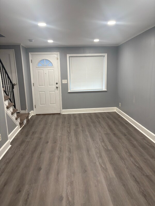 Building Photo - 921 Bonaparte Ave