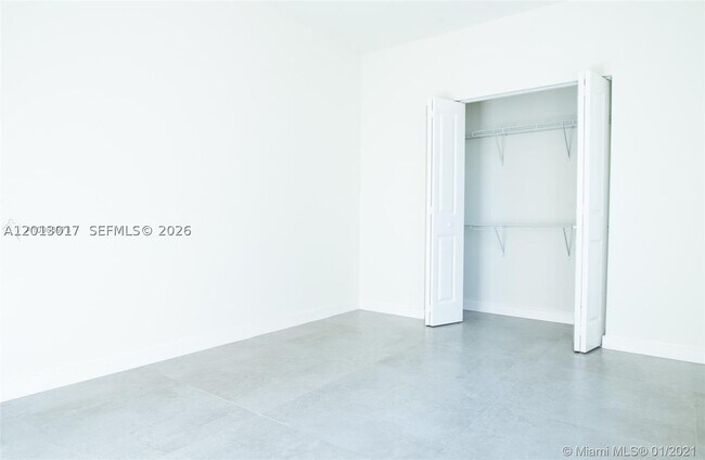 Building Photo - 120 NE 71st St