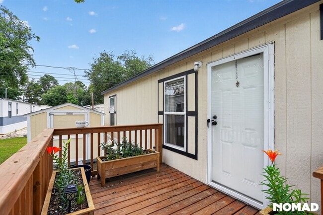 Building Photo - 4206 Pine Ln