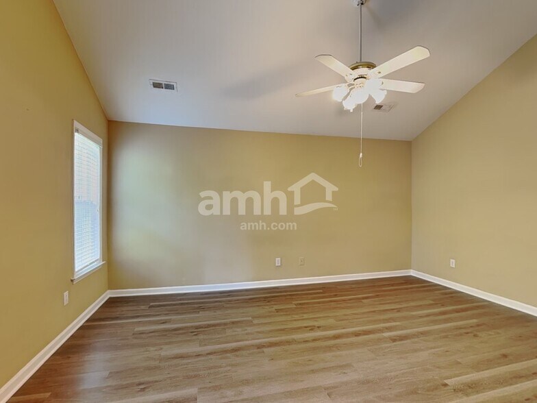 Building Photo - 10 Oleander Point