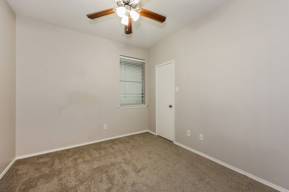 Building Photo - 9920 Legacy Dr