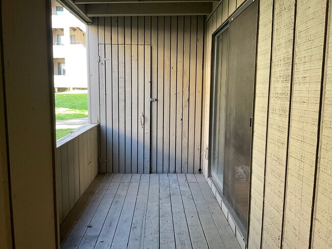 Building Photo - Peppermill Village 2 bedroom