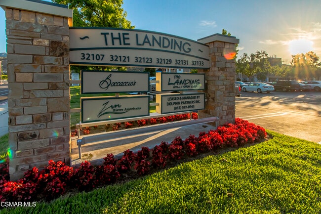 Building Photo - 2829 Shoreview Cir