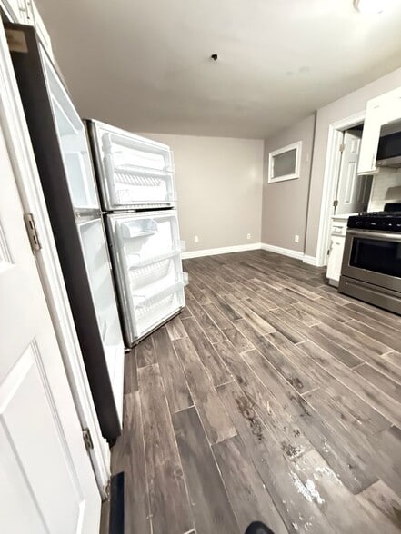 Building Photo - 360 Netherland Ave