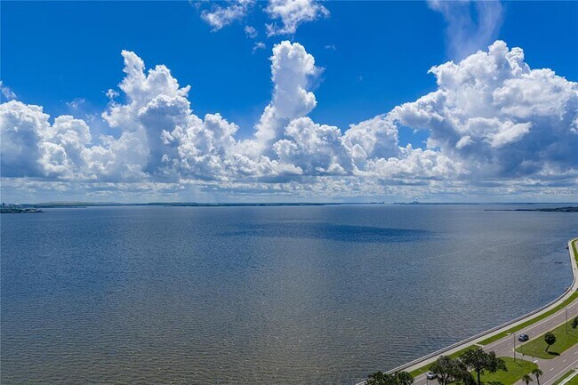 Building Photo - 3301 Bayshore Blvd