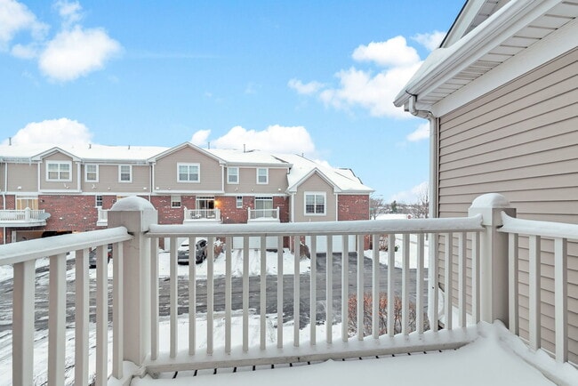 Building Photo - 2525 Dunraven Ave