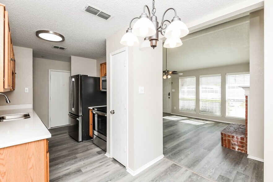 Building Photo - 2428 Ensenada Ln